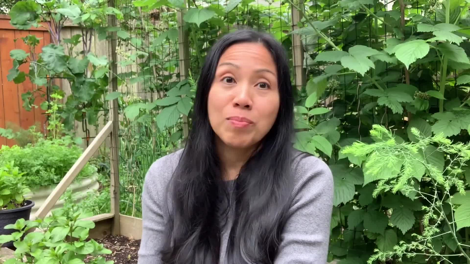  Learn To Grow - How Worm Castings Build Healthy Soil